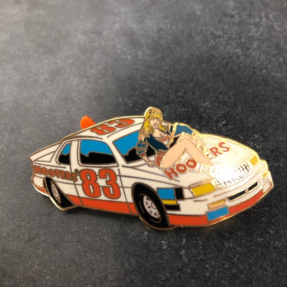 Hooter’s pin